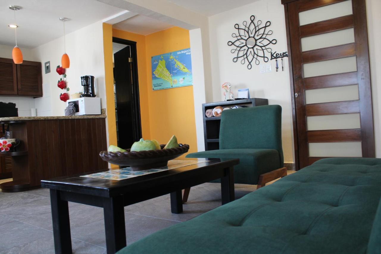 Cande'S Apartments Isla Mujeres Esterno foto
